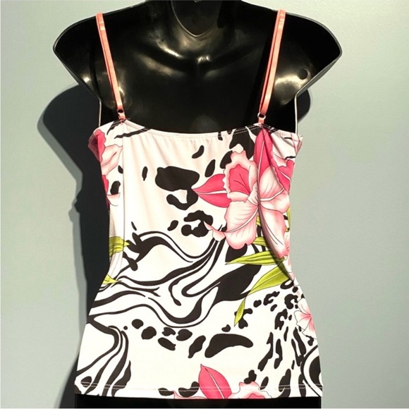 🛑 6/$25 Summer Chic 2 pc Outfit | Linen Crop Pants & Floral Top size small - Picture 11 of 15